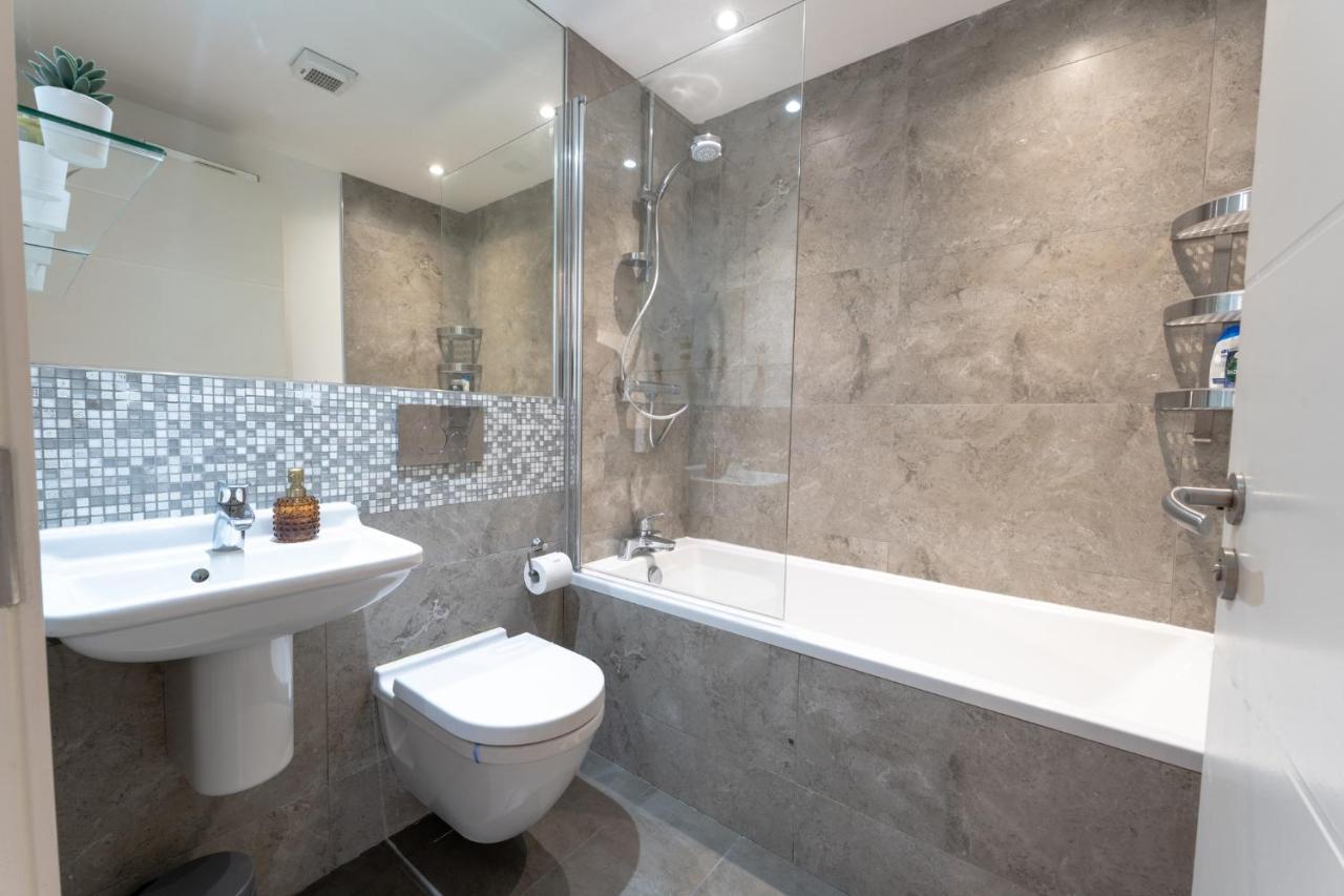 Belfast Quarters: 10Th Floor Gem Apartment Bagian luar foto